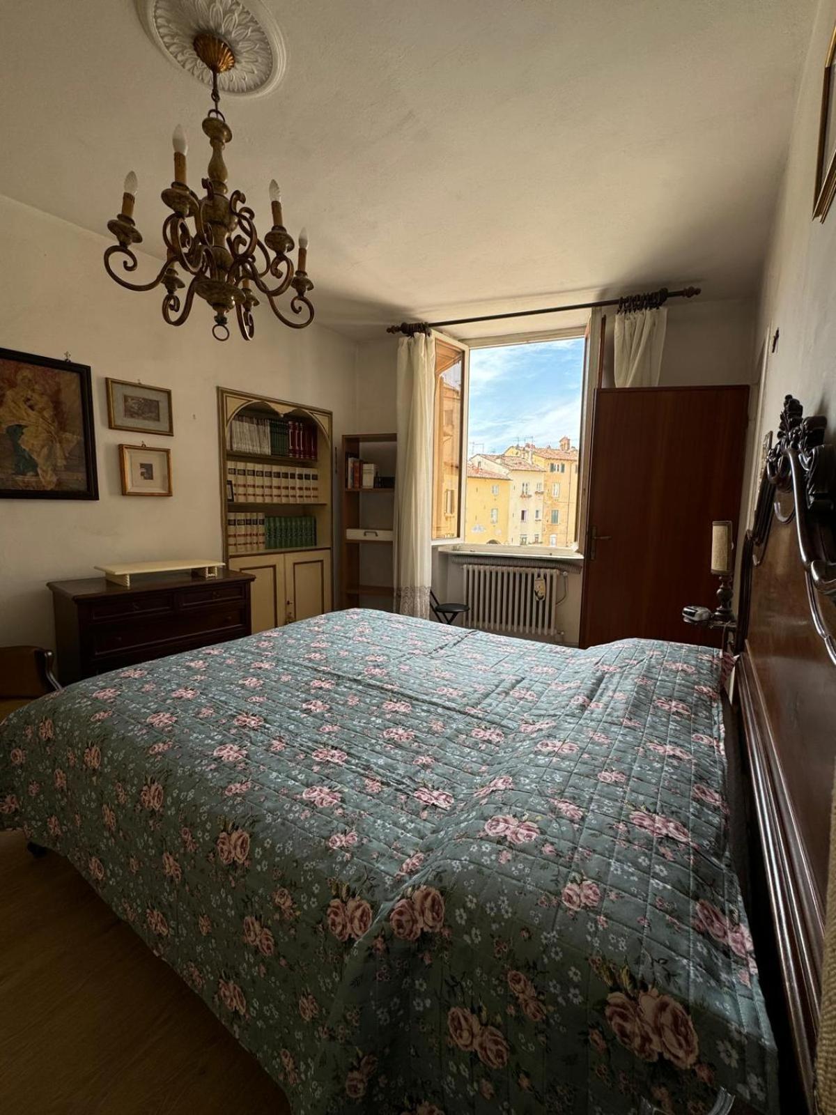 Micheli Suite Anfiteatro Square Lucca Exteriör bild