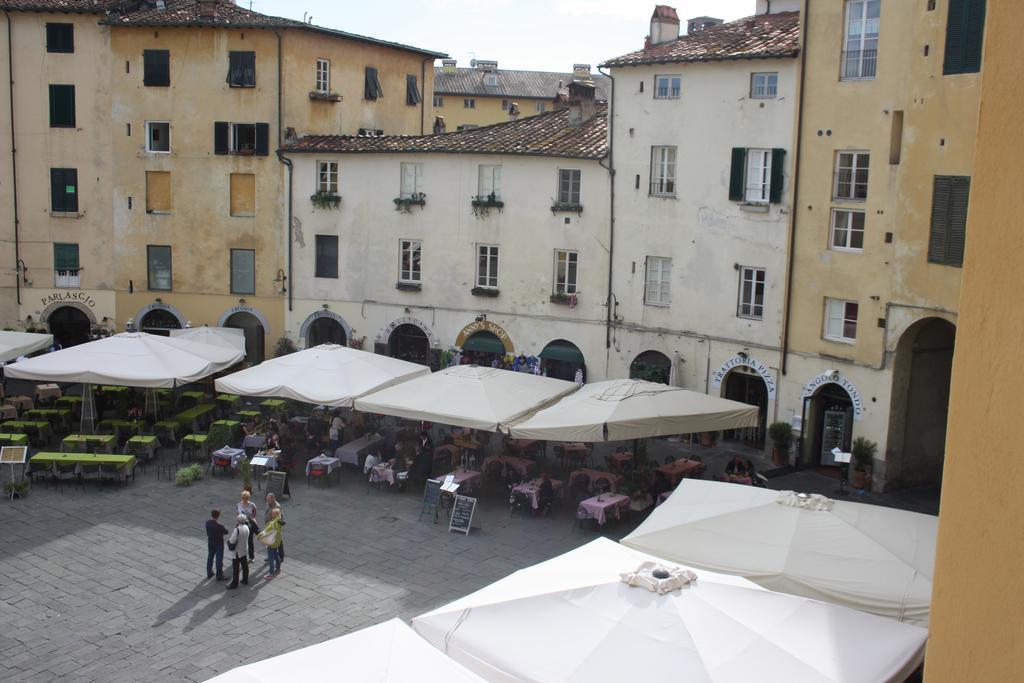 Micheli Suite Anfiteatro Square Lucca Exteriör bild