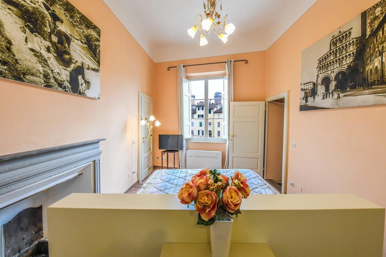 Micheli Suite Anfiteatro Square Lucca Exteriör bild