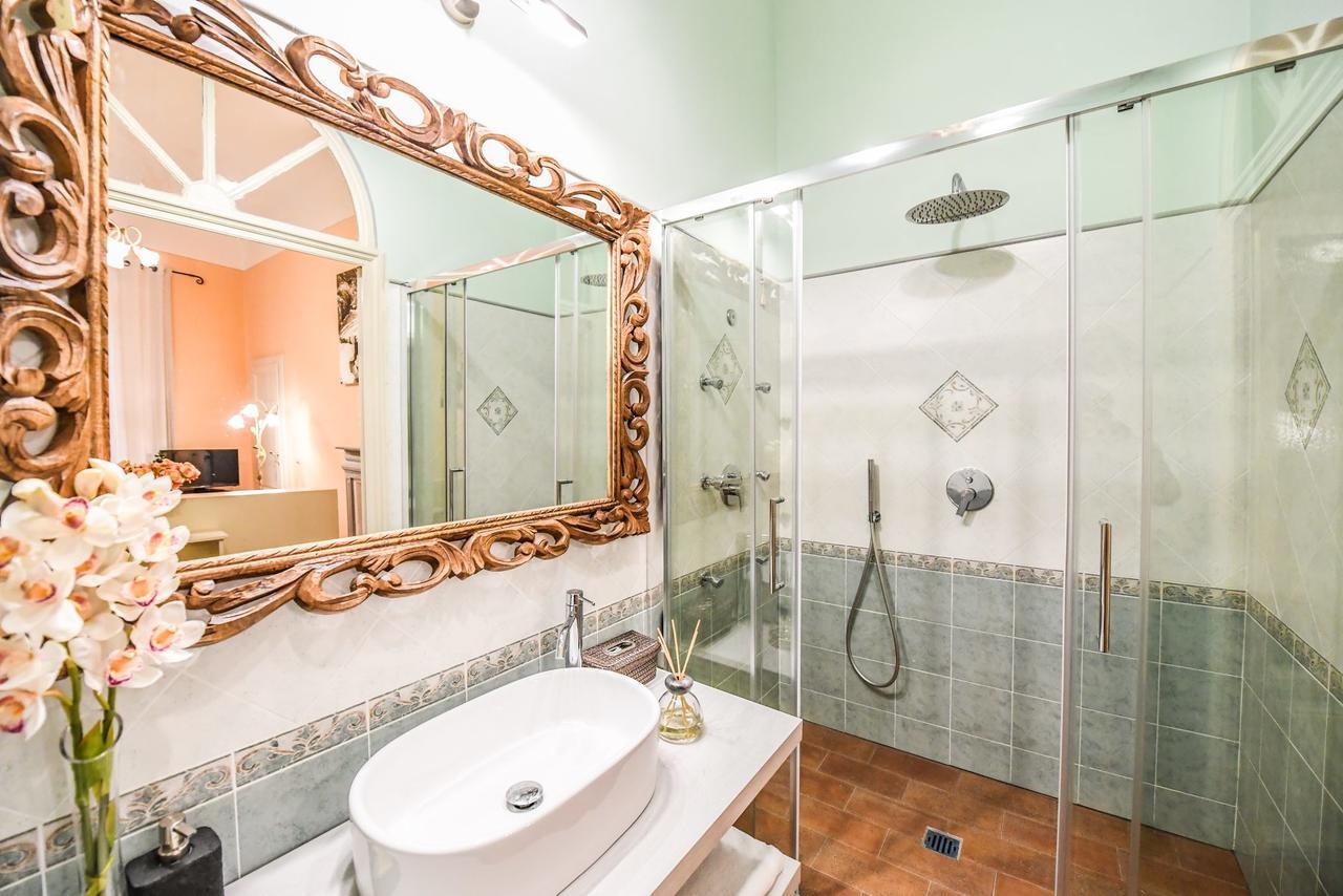Micheli Suite Anfiteatro Square Lucca Exteriör bild