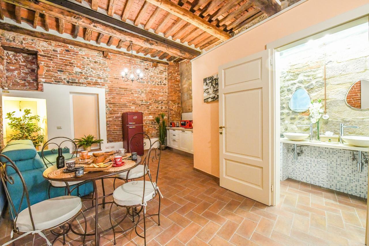 Micheli Suite Anfiteatro Square Lucca Exteriör bild