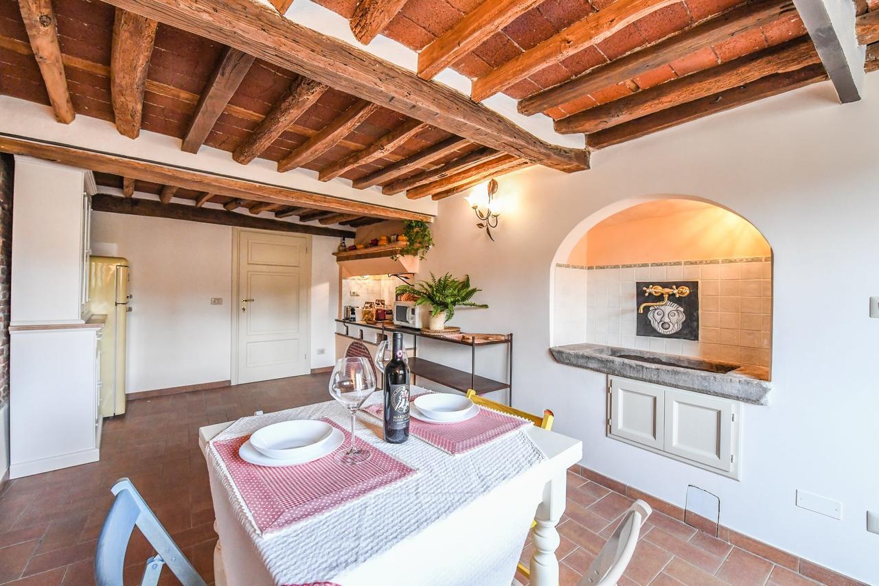 Micheli Suite Anfiteatro Square Lucca Exteriör bild