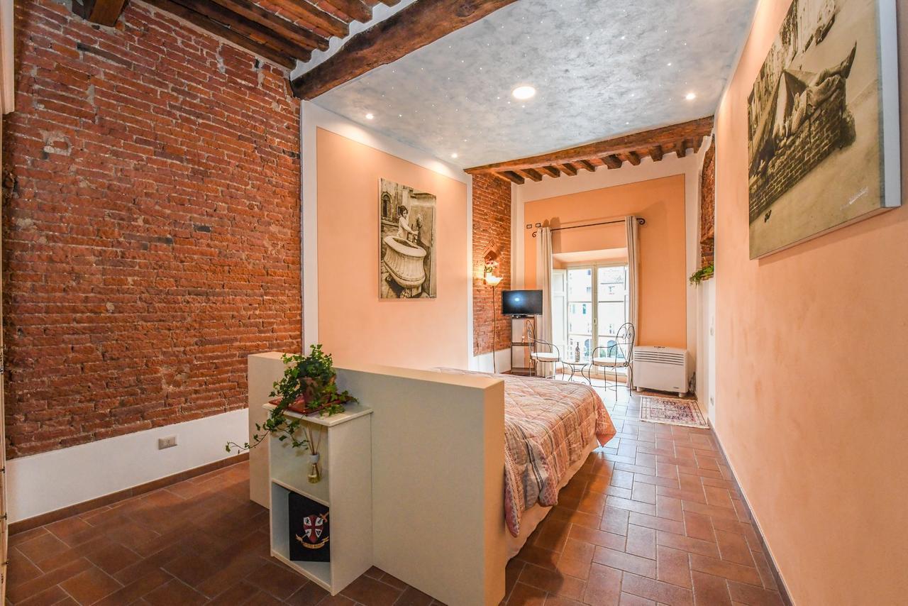 Micheli Suite Anfiteatro Square Lucca Exteriör bild