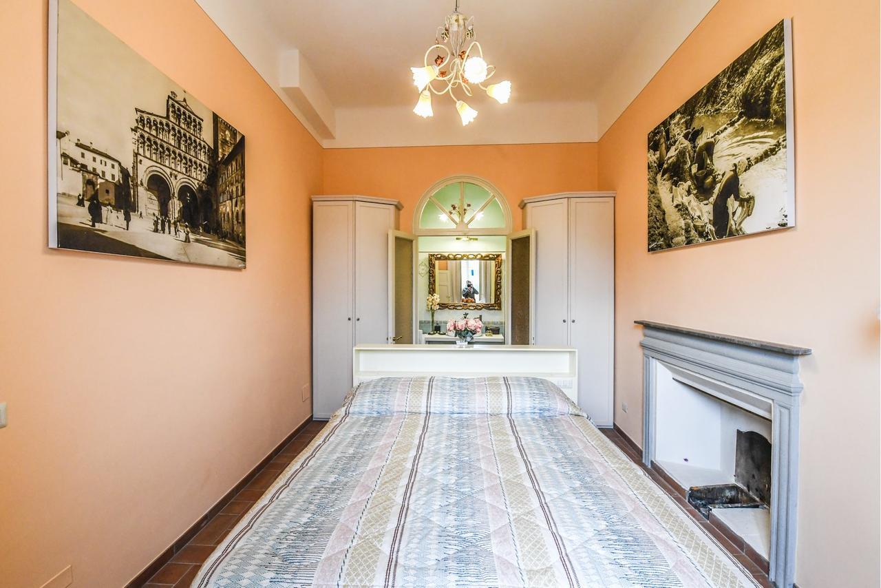Micheli Suite Anfiteatro Square Lucca Exteriör bild
