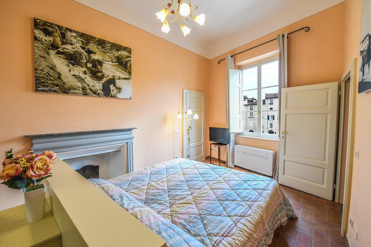 Micheli Suite Anfiteatro Square Lucca Exteriör bild