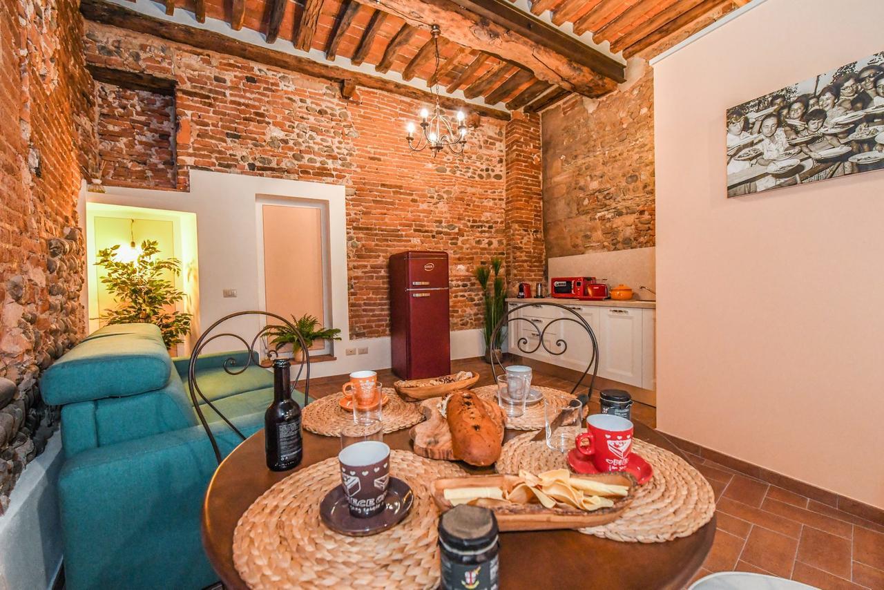 Micheli Suite Anfiteatro Square Lucca Exteriör bild
