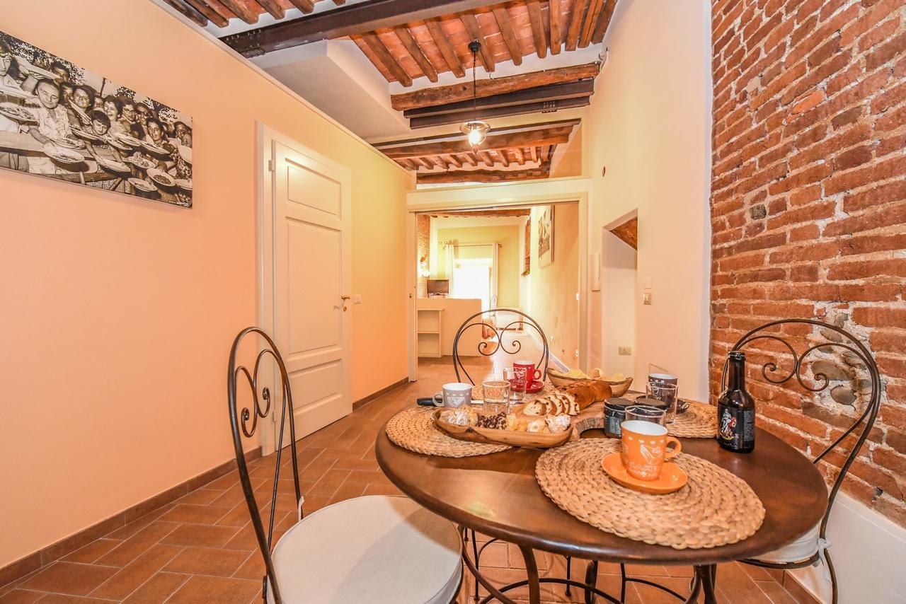 Micheli Suite Anfiteatro Square Lucca Exteriör bild