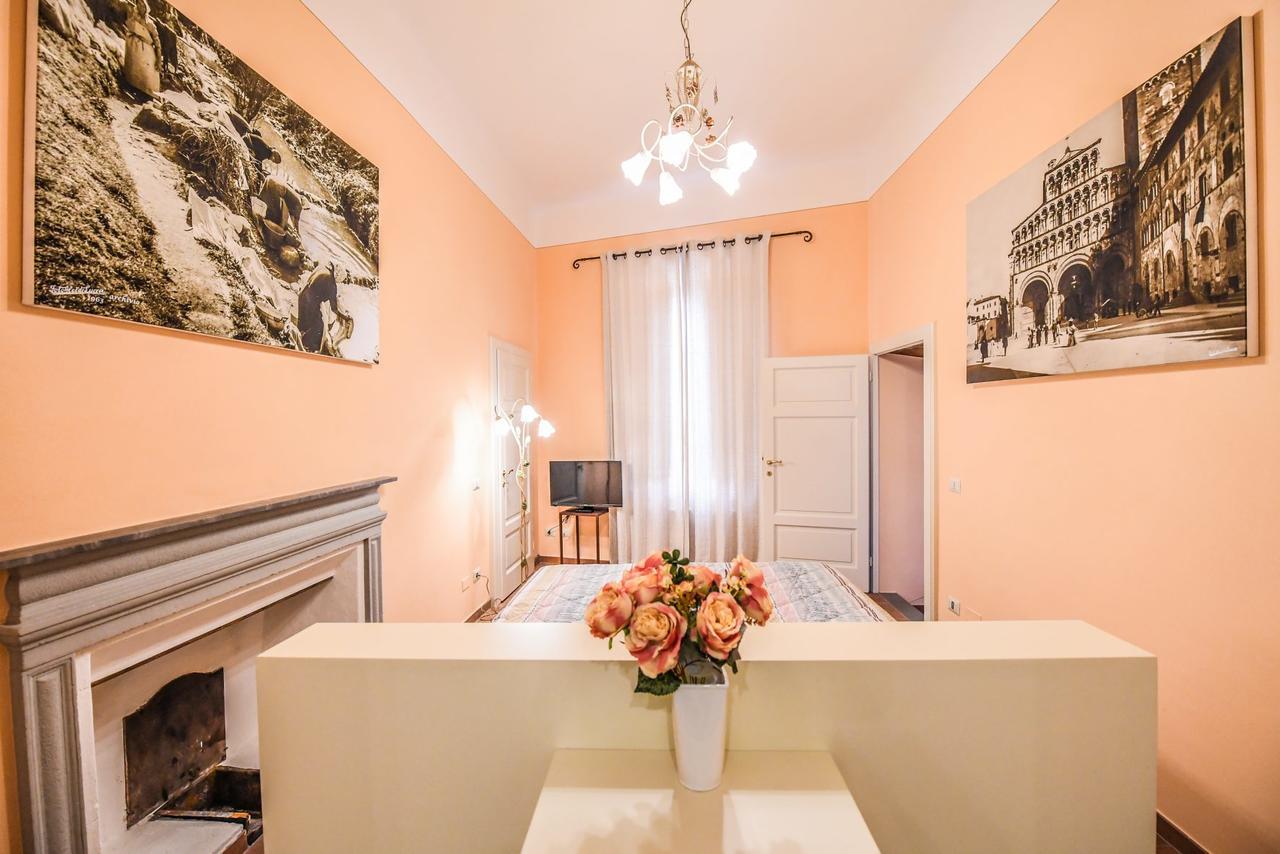 Micheli Suite Anfiteatro Square Lucca Exteriör bild