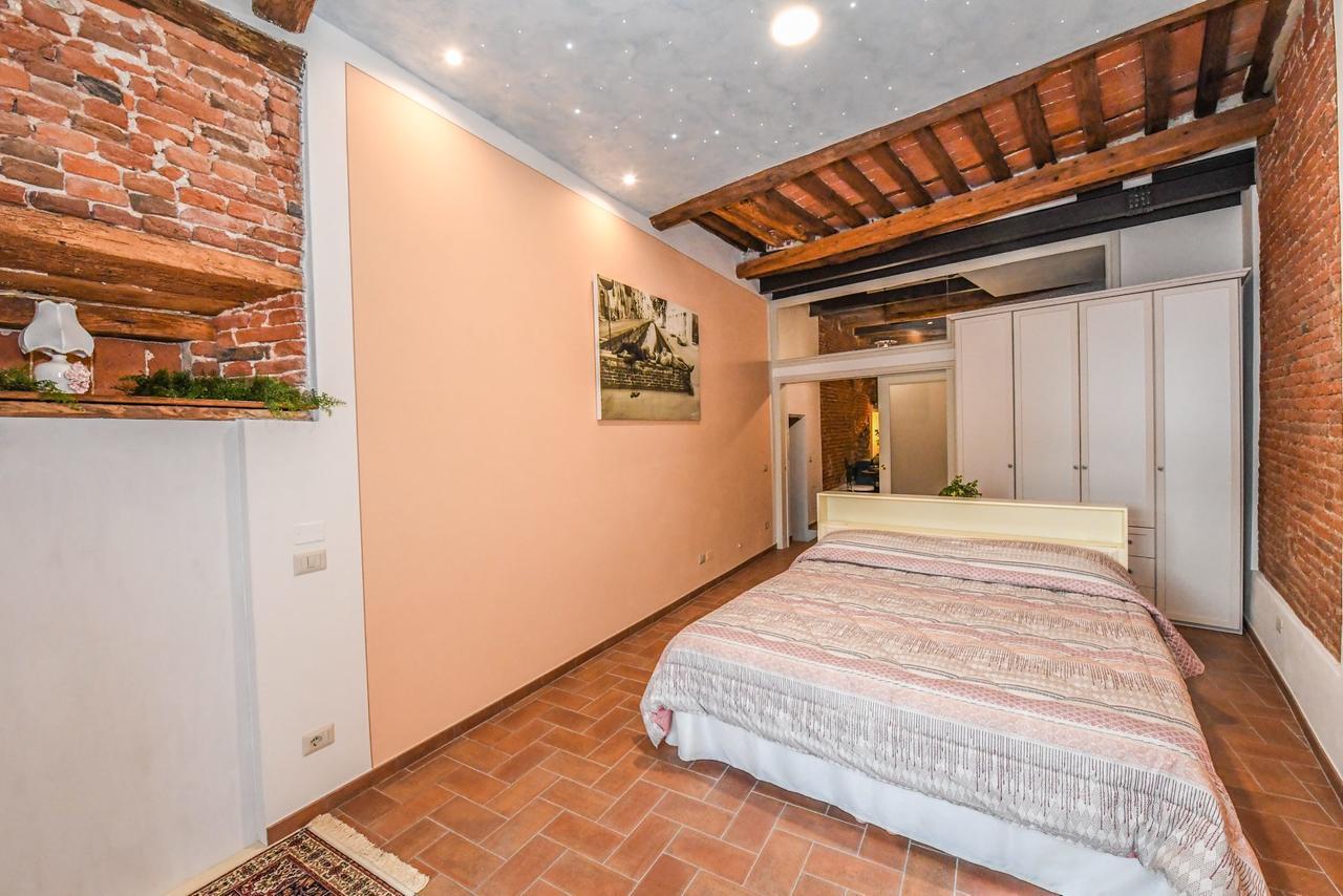 Micheli Suite Anfiteatro Square Lucca Exteriör bild