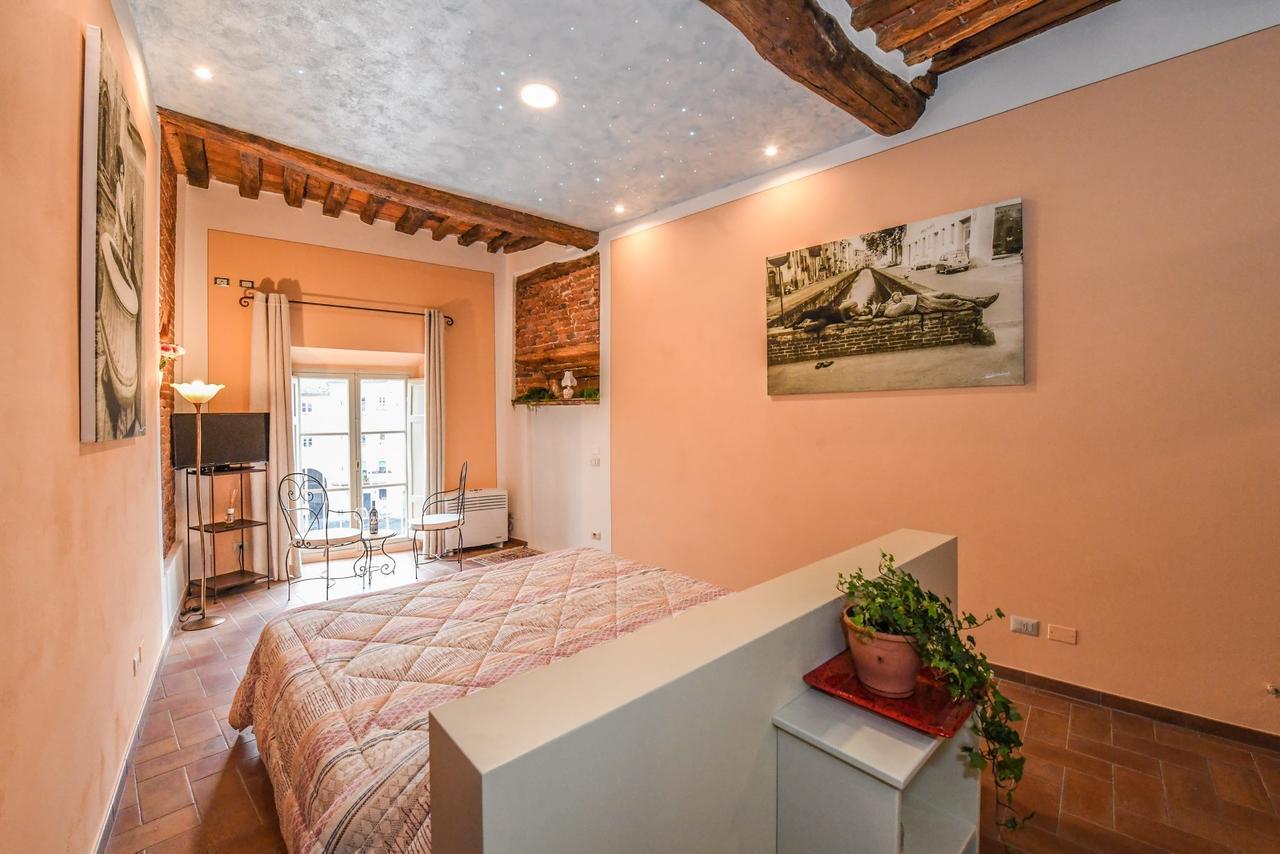 Micheli Suite Anfiteatro Square Lucca Exteriör bild