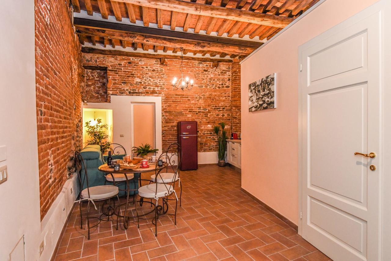 Micheli Suite Anfiteatro Square Lucca Exteriör bild
